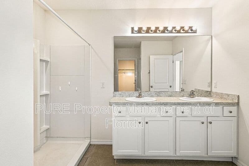 Ocala House: 4950 NE 15th Place