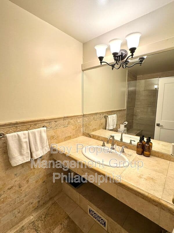 Philadelphia House: 834 N Newkirk St