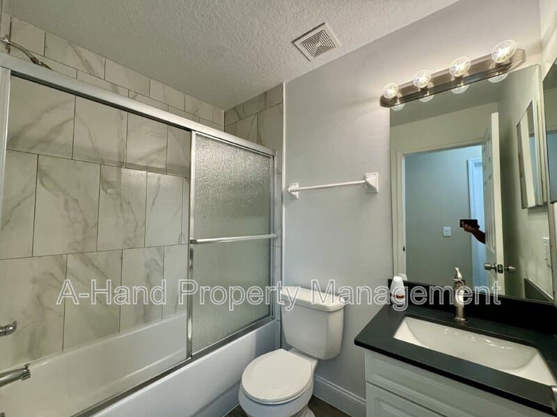 Davenport Condo: 522 Australian Way
