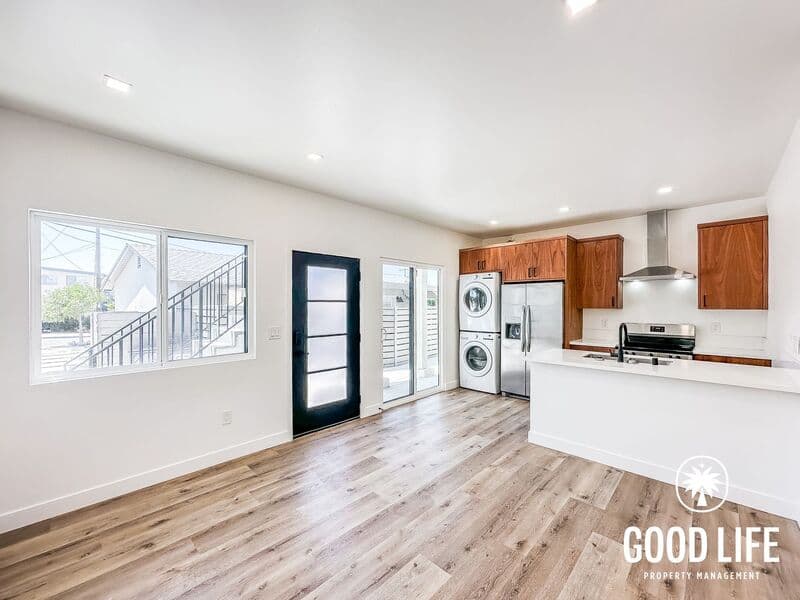 San Diego Condo: 3584 Hatteras Ave