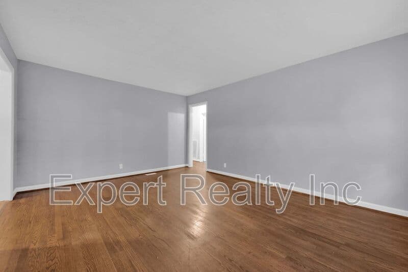 Birmingham House: 900 75th St S