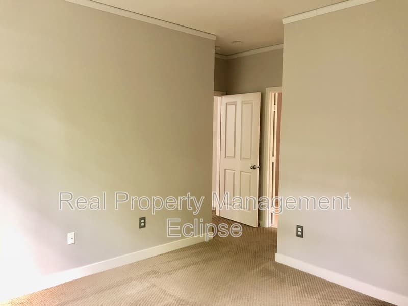 Sammamish House: 23120 NE 8th Pl
