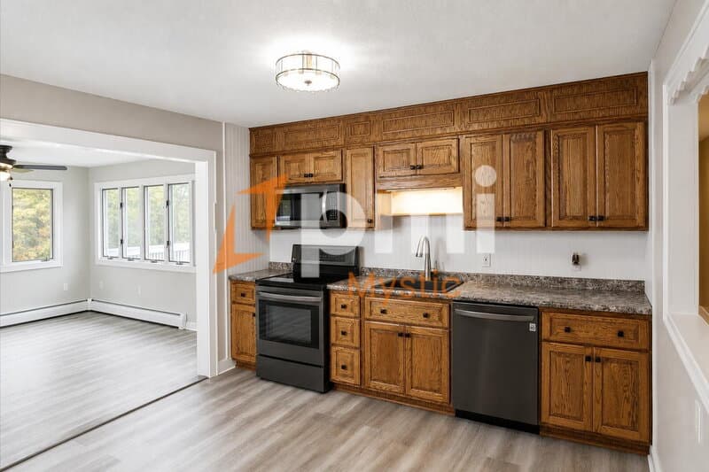 Mystic House: 90 Nantucket Dr
