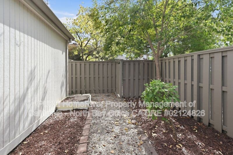 Santa Rosa Condo: 1951 Knolls Drive