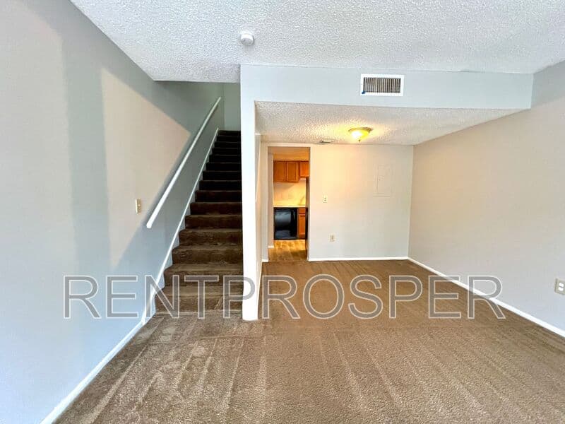 Orlando Townhome: 4267 S. Semoran Blvd