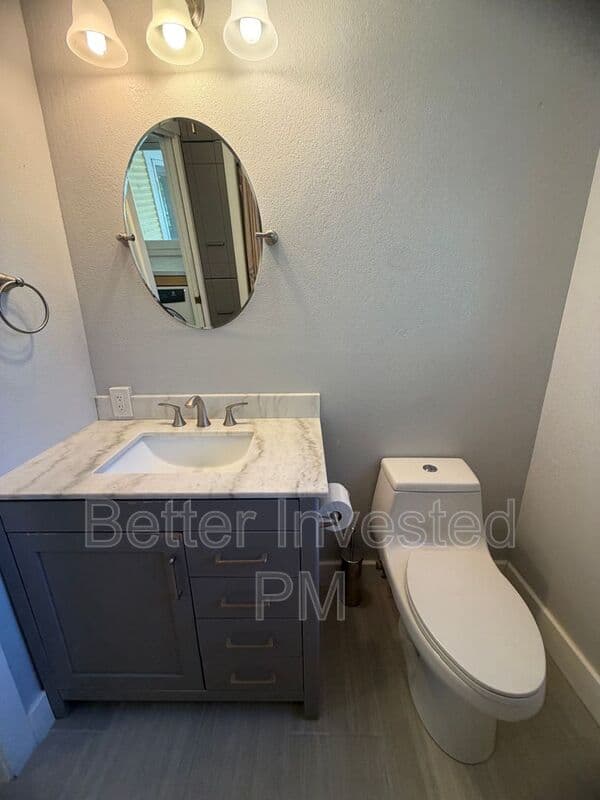 Ukiah House: 310 Low Gap Rd