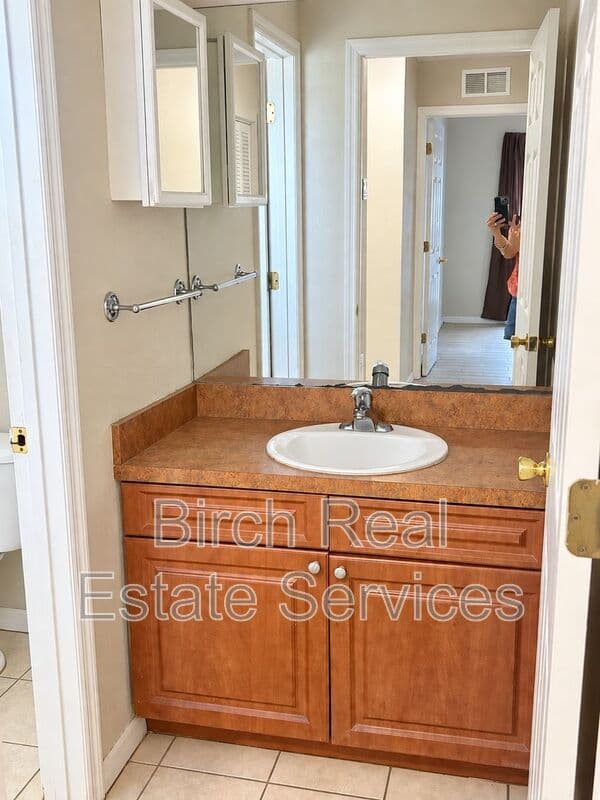 Clearwater House: 1844 East Drive