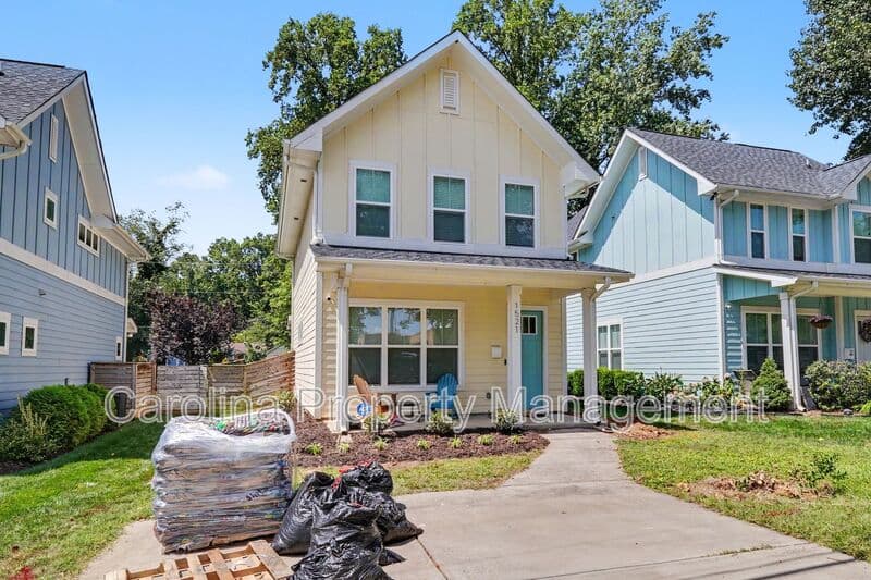 Charlotte House: 1521 Walton Rd