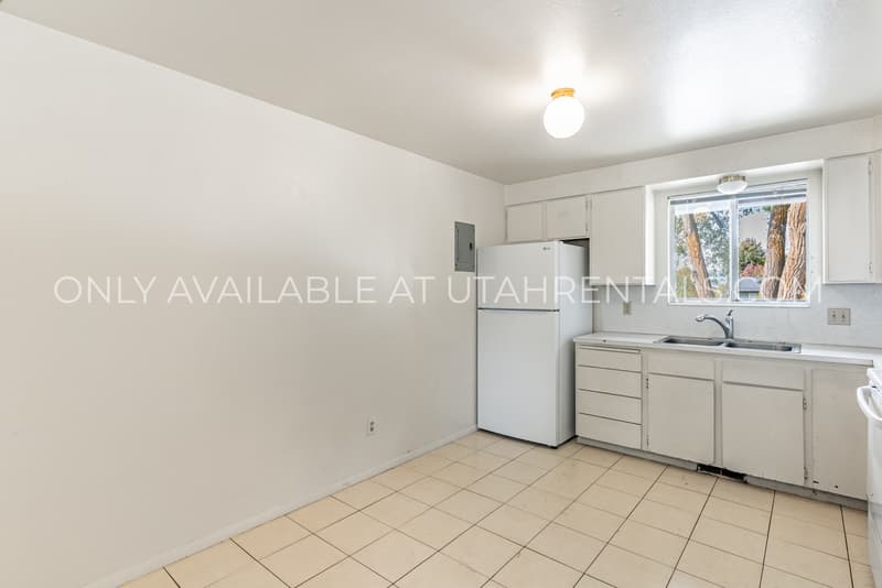 Orem Condo: 825 N Main St