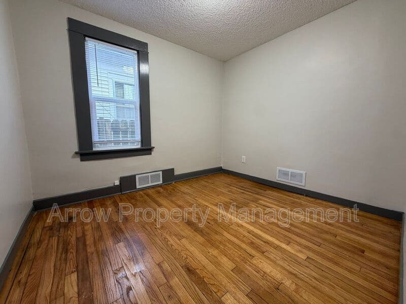 Lincoln House: 236 West E Street