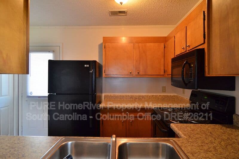 Columbia House: 22A Prices Ct