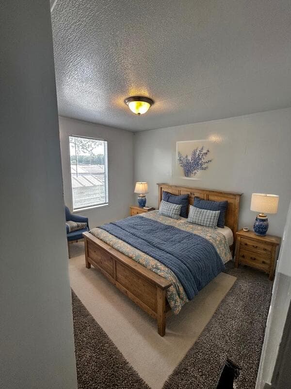 Alvin Condo: 775 Steele Rd, #03
