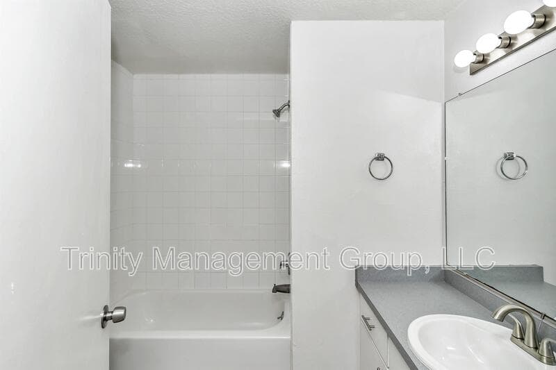 Ocala House: 2405 Southeast 46th Court