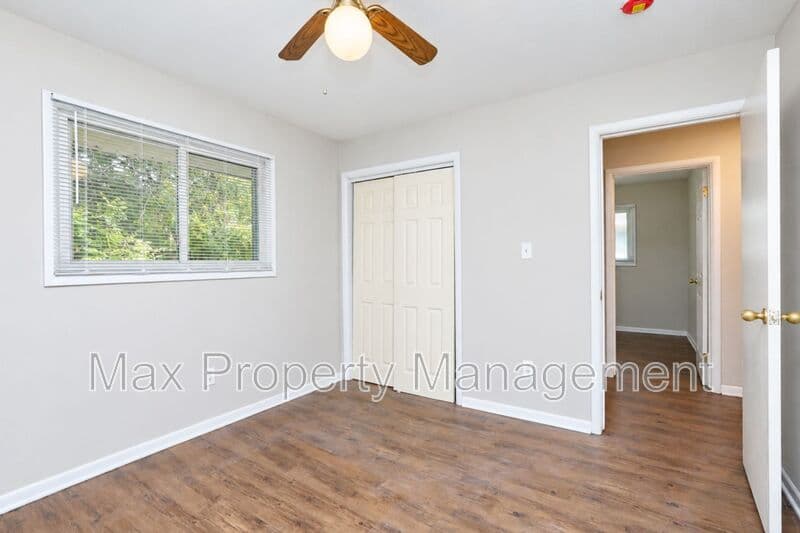 Des Moines House: 3426 SW 8th Street