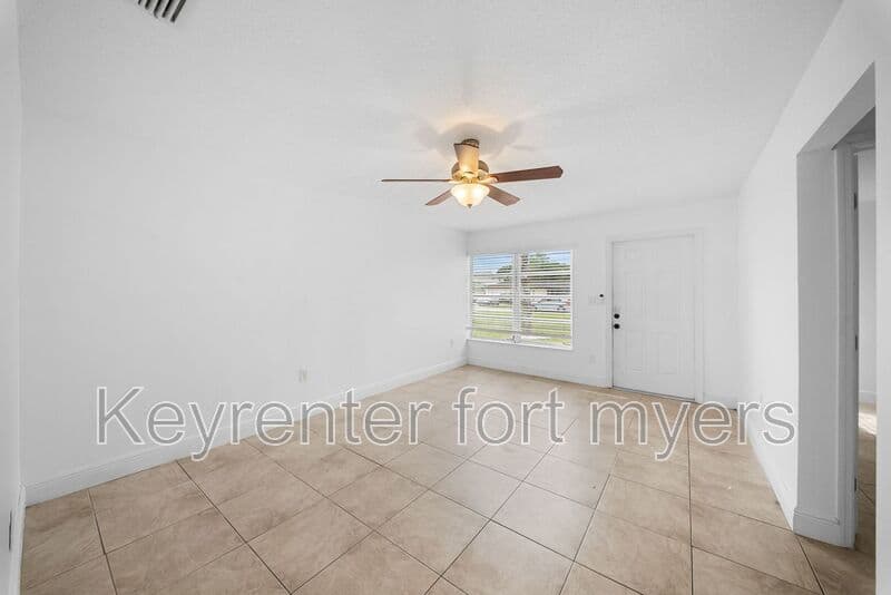 Fort Myers House: 11368 SUMMERWINDS CT