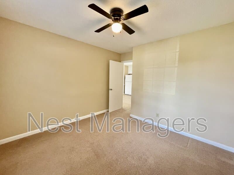 Fayetteville House: 5967 Lake Trail Dr