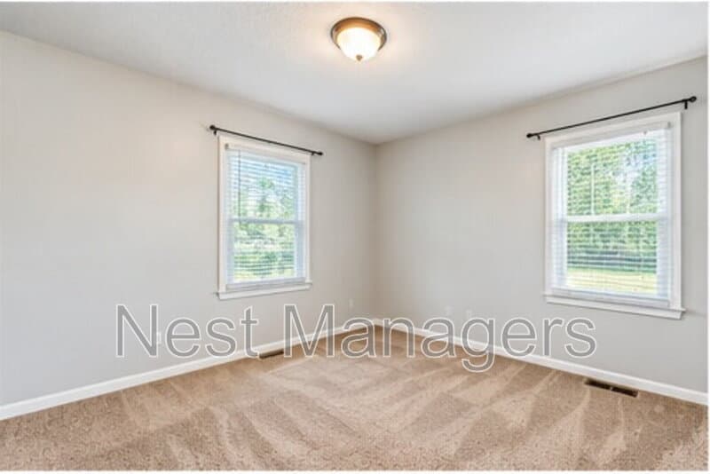 Fayetteville House: 7259 Ainsley Street