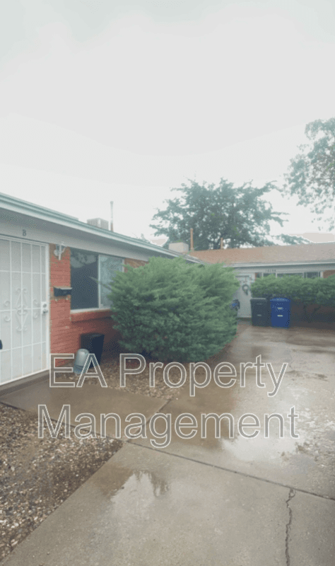 Albuquerque Condo: 10108 Comanche Rd NE
