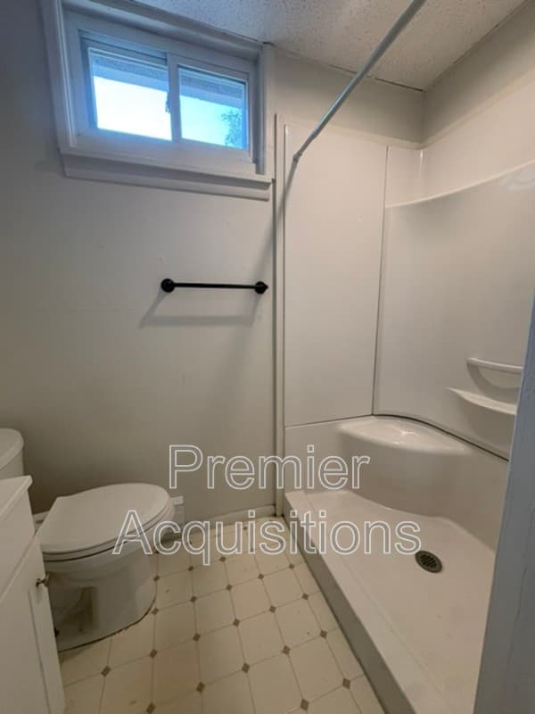 Alton Condo: 609 Mather St