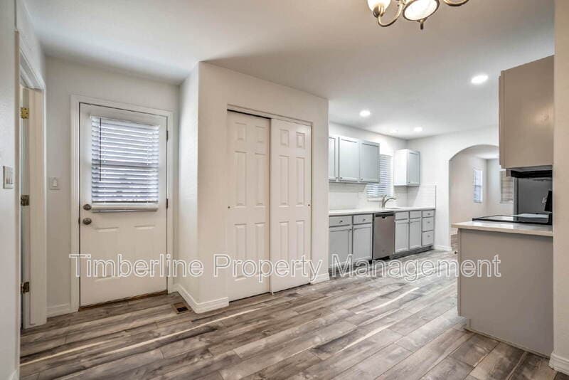 Monument House: 339 Fourth Street