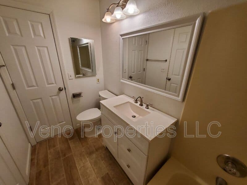 Clifton Park House: 111 Yorktown Dr.