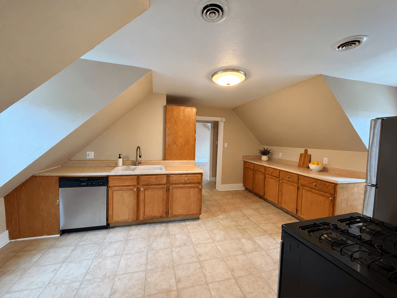 Sheboygan Condo: 904 Swift Avenue - upper