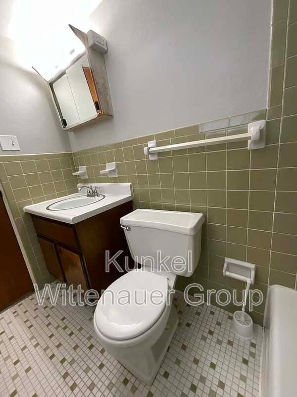 Fairview Heights Condo: 9940-7 Old Lincoln Trail