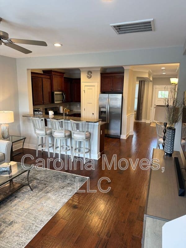 Greer Townhome: 604 Springbank Alley