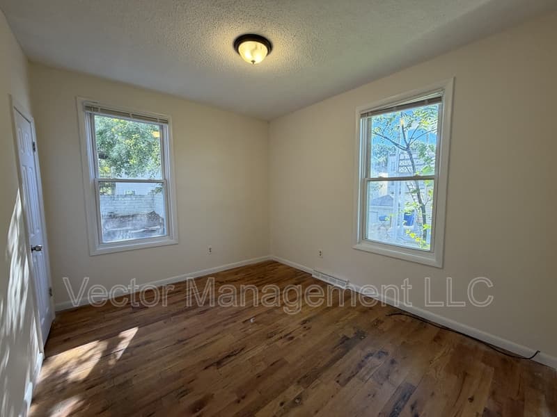 New Haven Condo: 34 Wolcott Street - 1st Floor