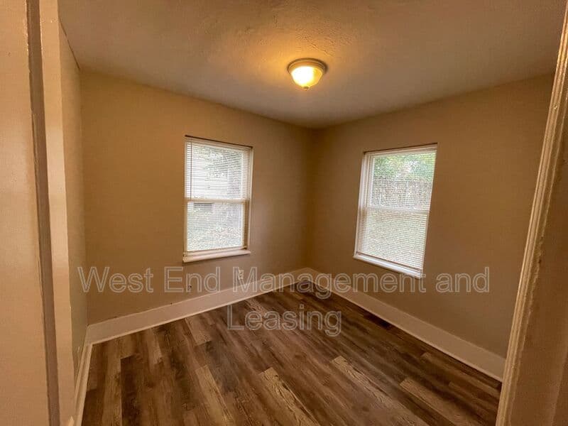 Webster Groves House: 909 Cornell Ave