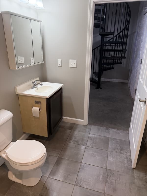 Davenport Condo: 427 Brady St. #2