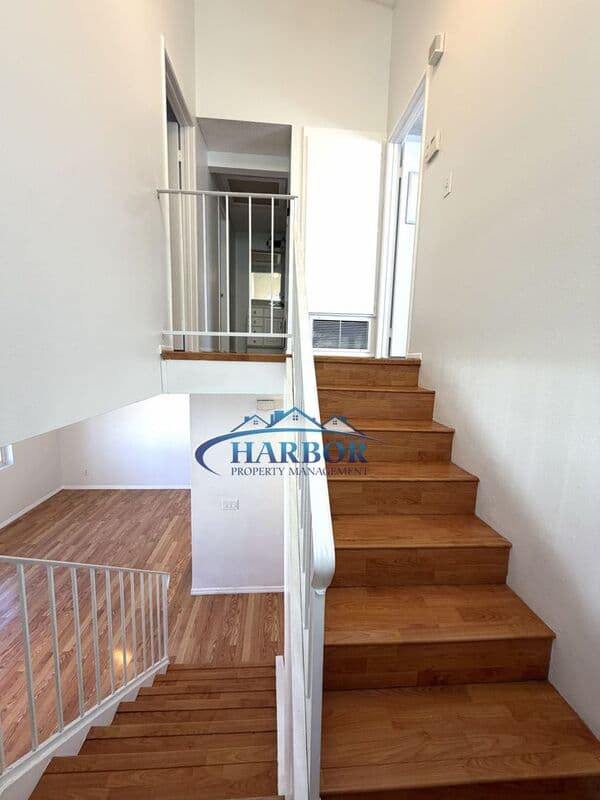 Compton House: 720 Matthisen Cir