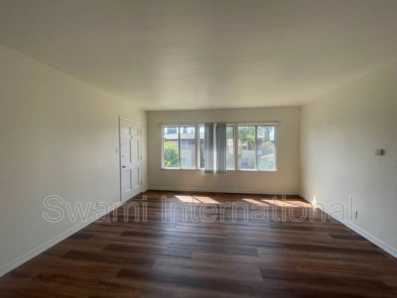 Inglewood Condo: 622 1/2 E. 97th