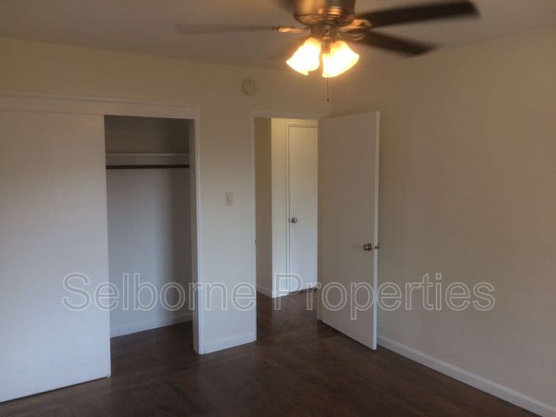 San Leandro House: 529 Callan Ave