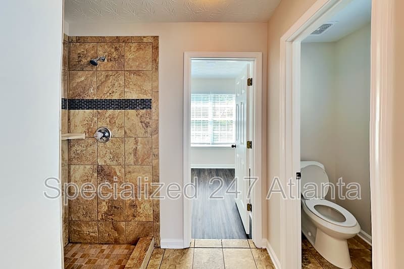 Newnan House: 34 Belmont Park Dr