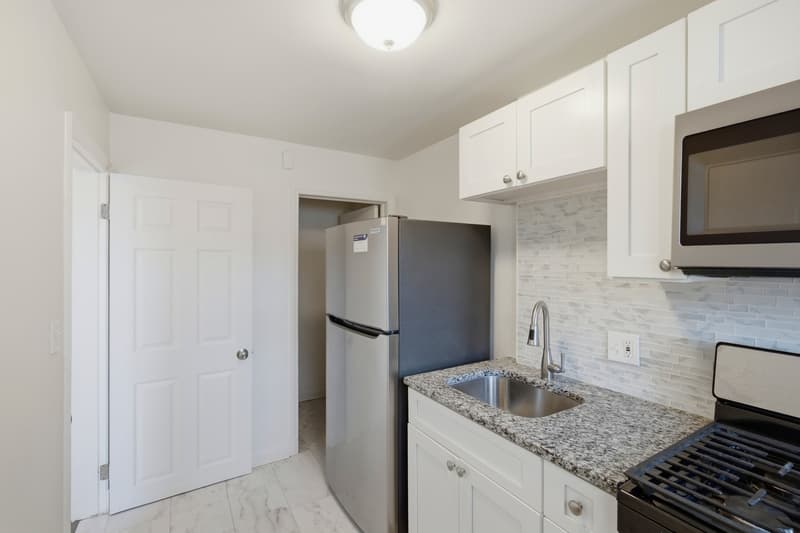 Baltimore Townhome: 3770 Ravenwood Avenue