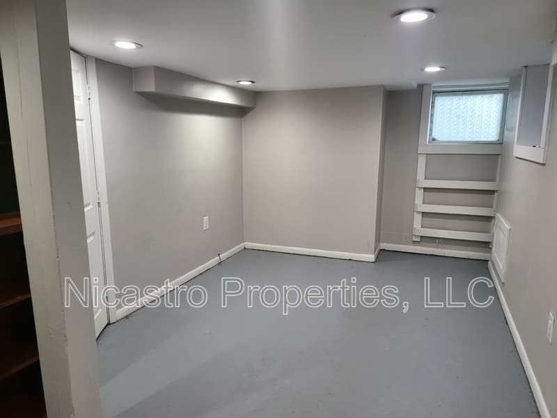 Columbus House: 226 E 16th Avenue-Rear