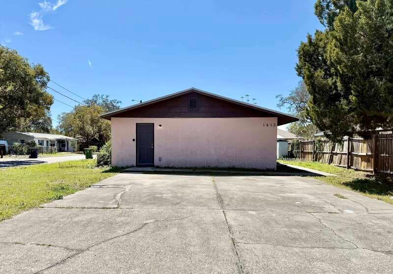 Tampa Condo: 1413 East 99th Avenue