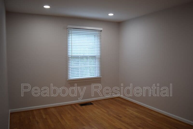 Alexandria House: 1013 N Vail St