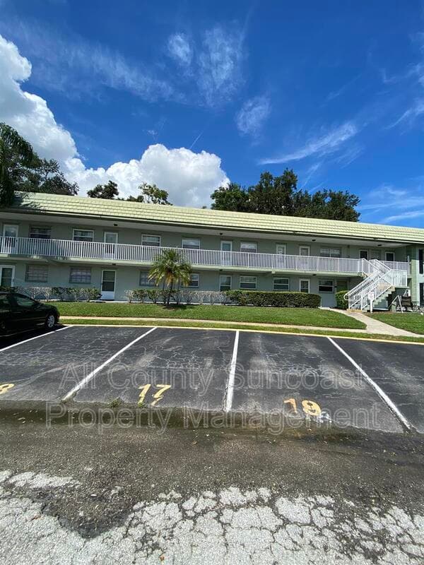 Clearwater Condo: 1433 S. Belcher Road
