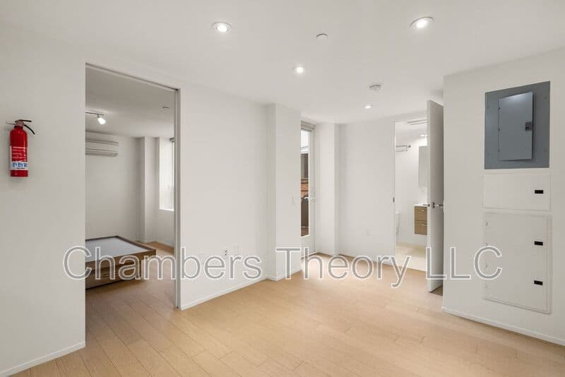 Washington Condo: 2422 17th St