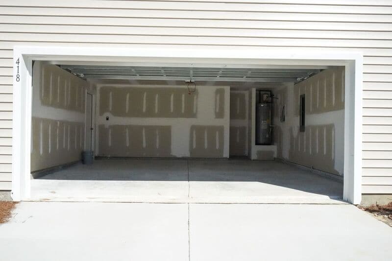 Bloomingdale House: 418 Coconut Dr