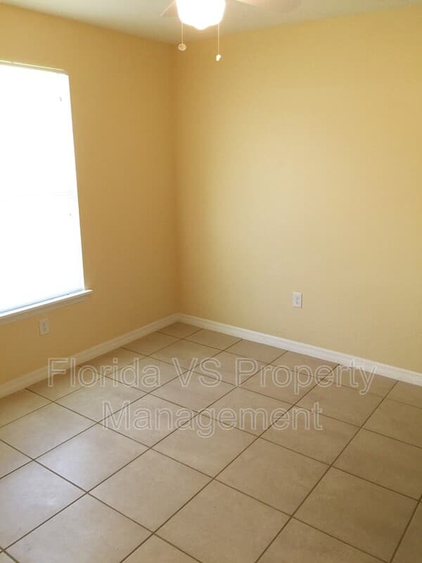 Poinciana House: 332 Dundee Dr
