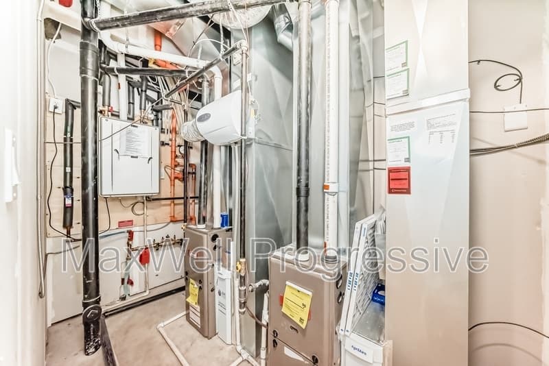 Edmonton Townhome: 15720 103 Ave