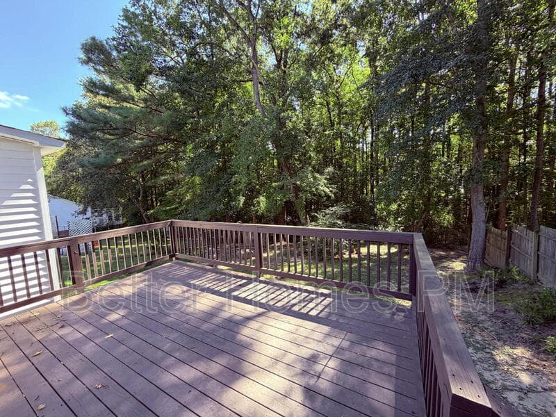 Knightdale House: 5716 Woof Place