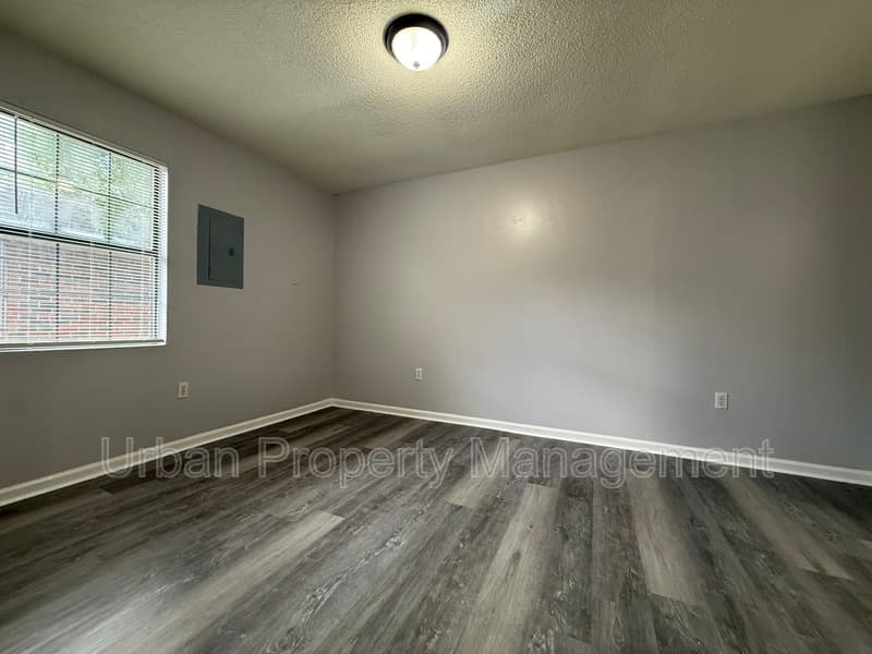 Memphis House: 3544 Hicky St