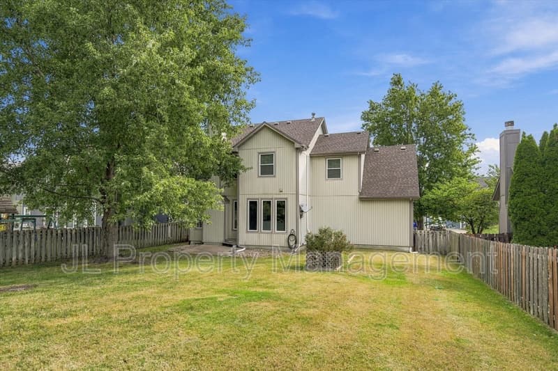 Olathe House: 14874 South Summit Street