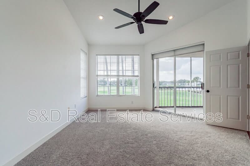 Lakeland Condo: 447 Enclave Place