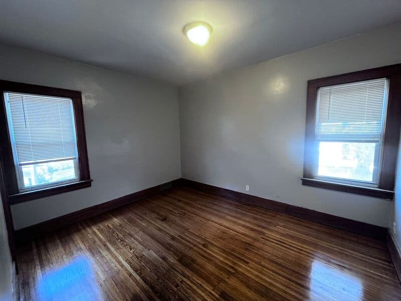 Rochester Condo: 16-18 Hillendale St