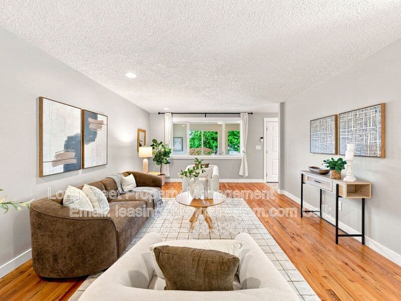 Beavercreek House: 22032 S Dans Ave